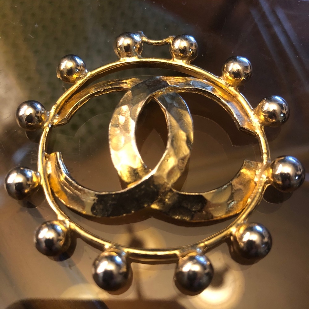 Vintage Chanel Pendant - Picture 4 of 5